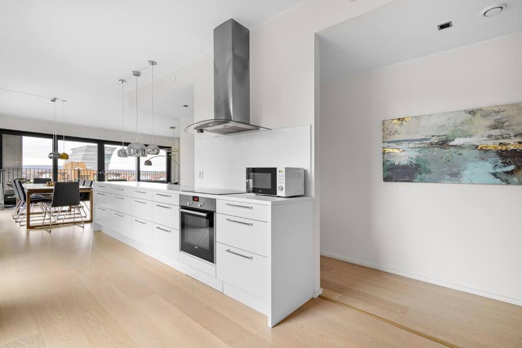 Modern 3Bed Room Sea View Apartment @ Oslo Barcode Екстериор снимка